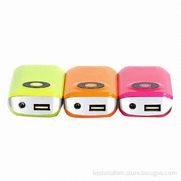 Power Banks with 4,400mAh Capacity, Holder Specially Designed for Mobile Phones, UL Mark